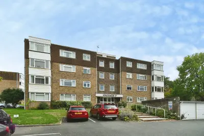 London Road, Brighton, BN1