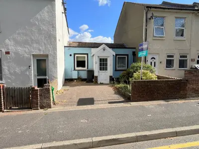 East Milton Road, Gravesend, DA12