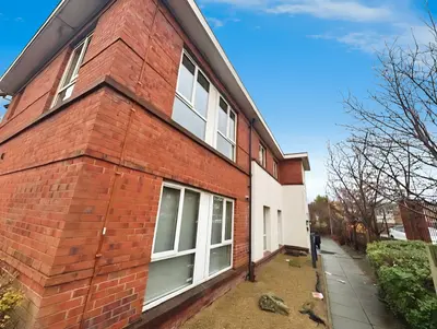 Gilmartin Grove, Kensington, L6