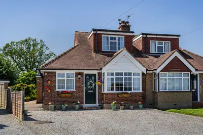 Downsview Close, Downside, KT11