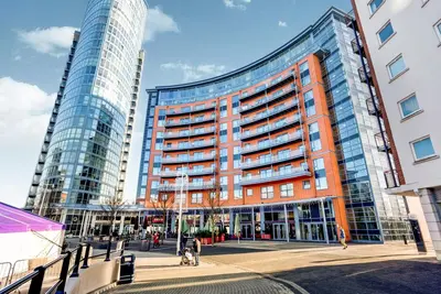 The Crescent, Gunwharf Quays, PO1