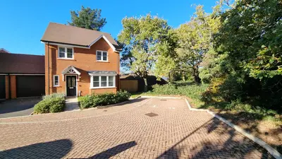 Hoadley Road, Horley, RH6