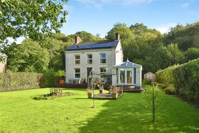 Ynys Tre Deg, Upper Cwmtwrch, SA9