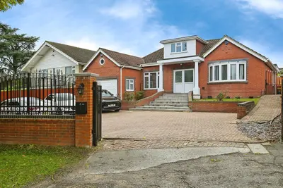 Robin Hood Lane, Chatham, ME5