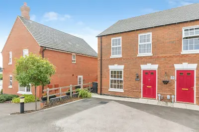 Sapphire Street, Irthlingborough, NN9