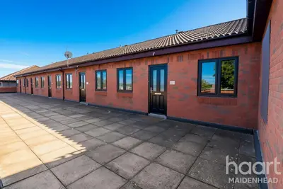 Shifford Crescent, SL6