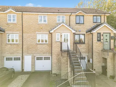 Greenfield View, Batley