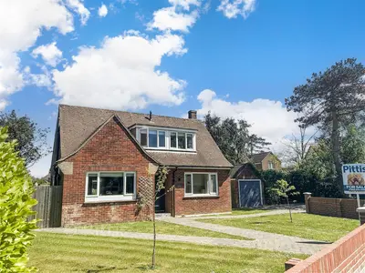 Pellhurst Road, Ryde, PO33