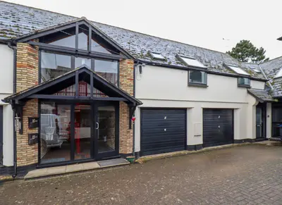 West End Mews, West End, CB6