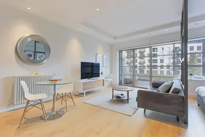 Montagu House, London City Island, E14