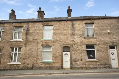 Grains Road, Shaw, OL2