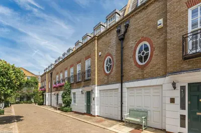 Farrier Walk, London