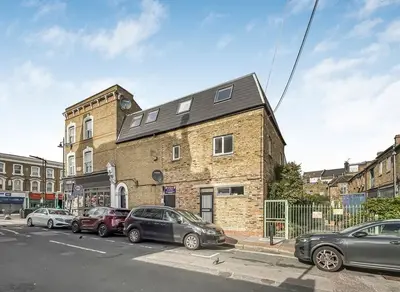 Stoke Newington Road, N16