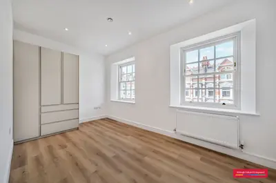 Summerland Gardens, London, N10