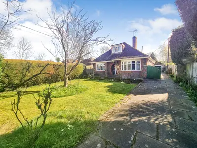 Poyle Road, Tongham, Farnham, Surrey, GU10 1DX