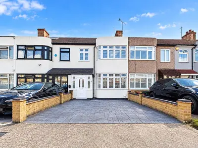 Crow Lane, Romford, RM7
