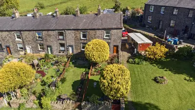 Mount Pleasant, Nangreaves, BL9
