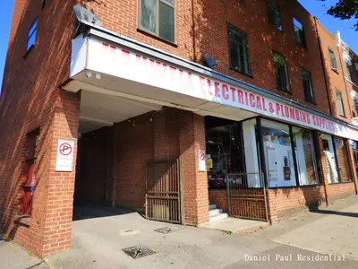 Uxbridge Road, Double shop