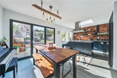 Pitshanger Lane, Ealing, W5