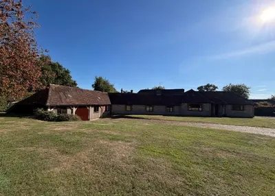 Pulborough, RH20