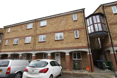 Woodstock Crescent, Laindon, SS15 6LG