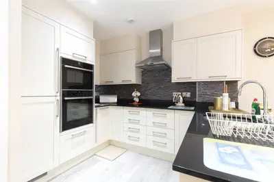 Stratton Place, Stratton, GL7