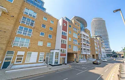 Lombard Road, Battersea, SW11