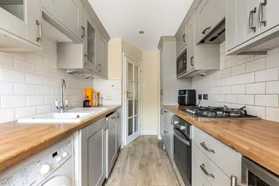 St Leonards Court, East Sheen, SW14
