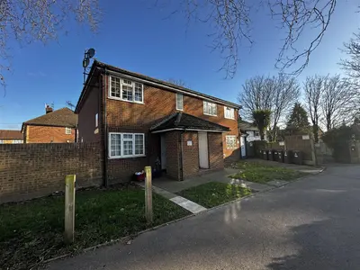 Staines Road, Bedfont