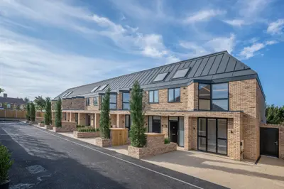 1 Winston Close, Haynt Walk, London