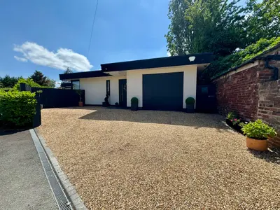 Damery Road, Bramhall, SK7