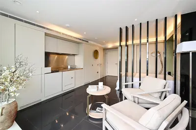 Pan Peninsula Square, London, E14