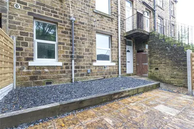 Manchester Road, Milnsbridge, HD4