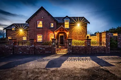 Hall Lane, Bold, WA9