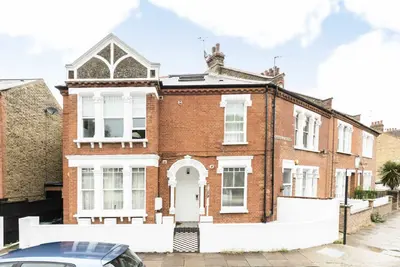 Ravenslea Road, SW12