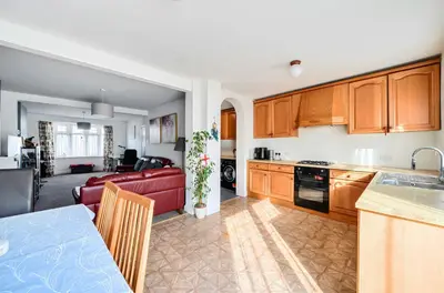 Windsor Avenue, Cheam, SM3