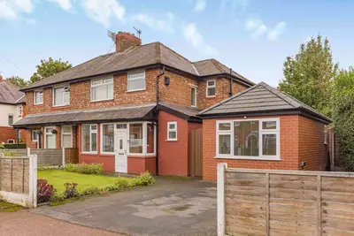 Derbyshire Avenue, Stretford, Manchester, M32 9LT