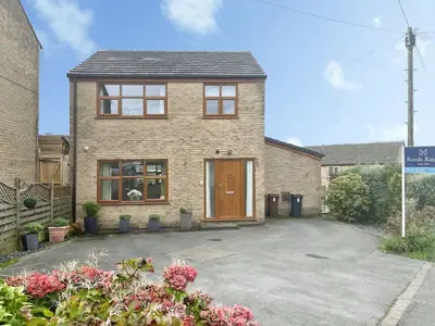 Peter Street, Hadfield, Derbyshire, SK13