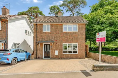 Warren Drive, Crawley
