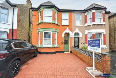 Heath Park Road, Heath Park, RM2