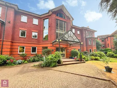 Dunham Road, Altrincham, WA14