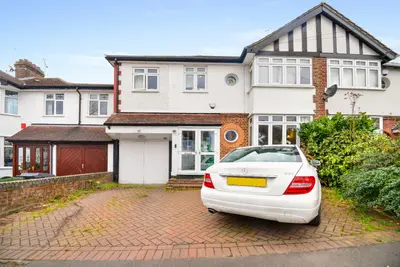 Dale View Avenue, North Chingford, London E4