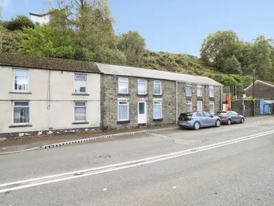 Cymmer Road, Porth, CF39