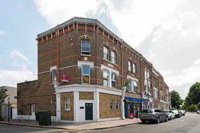 Flat C, 122 Clarence Road, London