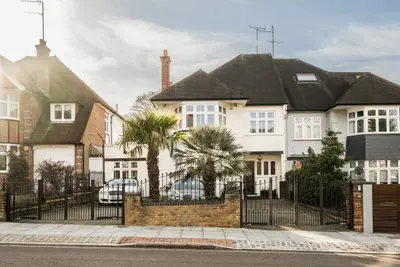Beech Drive, LONDON, N2