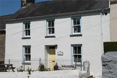 Hill Terrace, Fishguard, SA65
