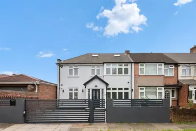Clunbury Avenue, Southall