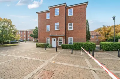 Knowle Avenue, Knowle, PO17