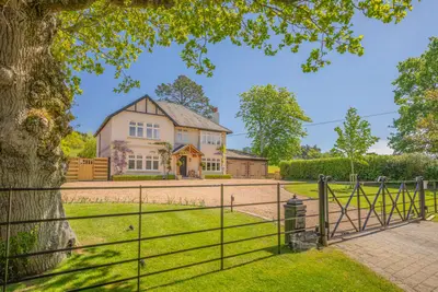 Broadmoor Road, Corfe Mullen, Wimborne, Dorset, BH21 3RA