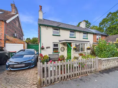Ifield Green, Ifield, RH11